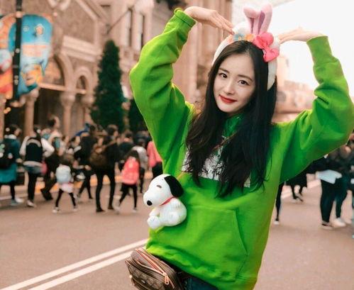 娛樂(lè)吃瓜壁紙圖片可愛(ài)女,可愛(ài)女生娛樂(lè)吃瓜壁紙，帶你領(lǐng)略青春活力