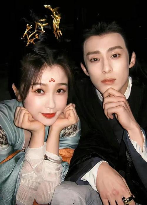 娛樂吃瓜女星和男星關(guān)系,揭秘吃瓜女星與男星之間的愛恨情仇